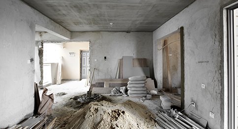 يمكن من خلال ترميم المباني إزالة الأضرار الميكانيكية والهيكلية التي تؤثر عليها.